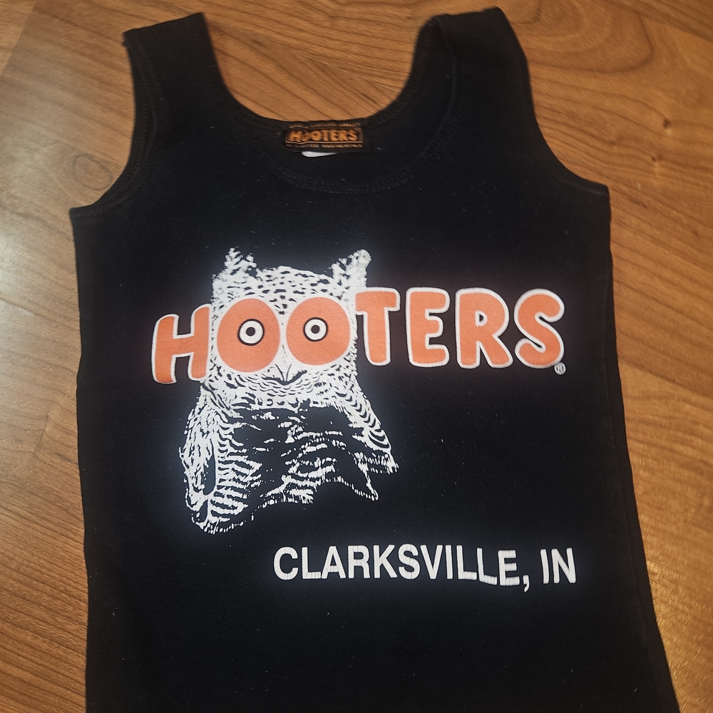 Hooters Black XS Tank Top